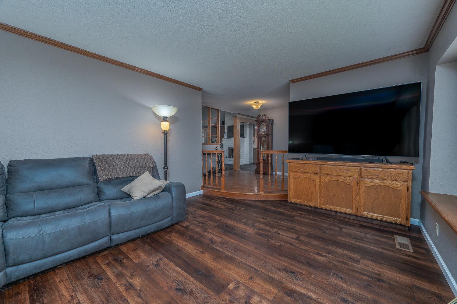 2108 Canadian Circle Modesto, CA 95356 - Photo 19 of 44 LIVING ROOM