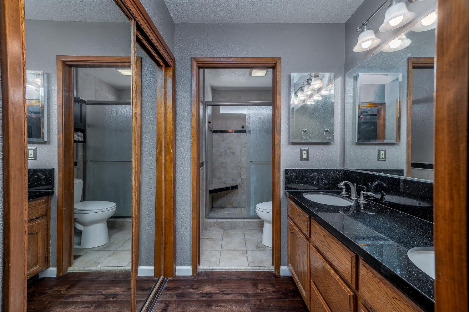 2108 Canadian Circle Modesto, CA 95356 - Photo 28 of 44 PRIMARY BATHROOM