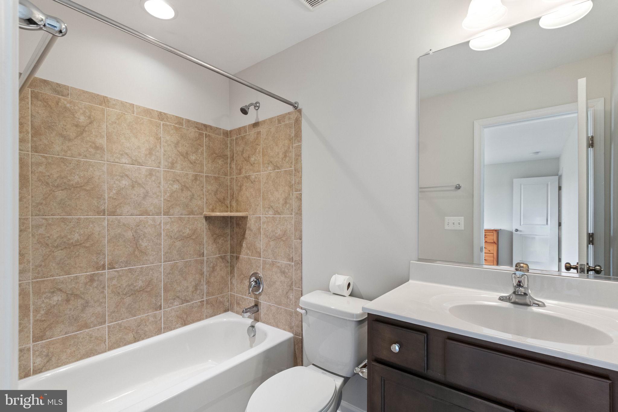 10602 Springvale Lane Spotsylvania, VA 22551 - Photo 36 of 80 Private EnSuite Bath