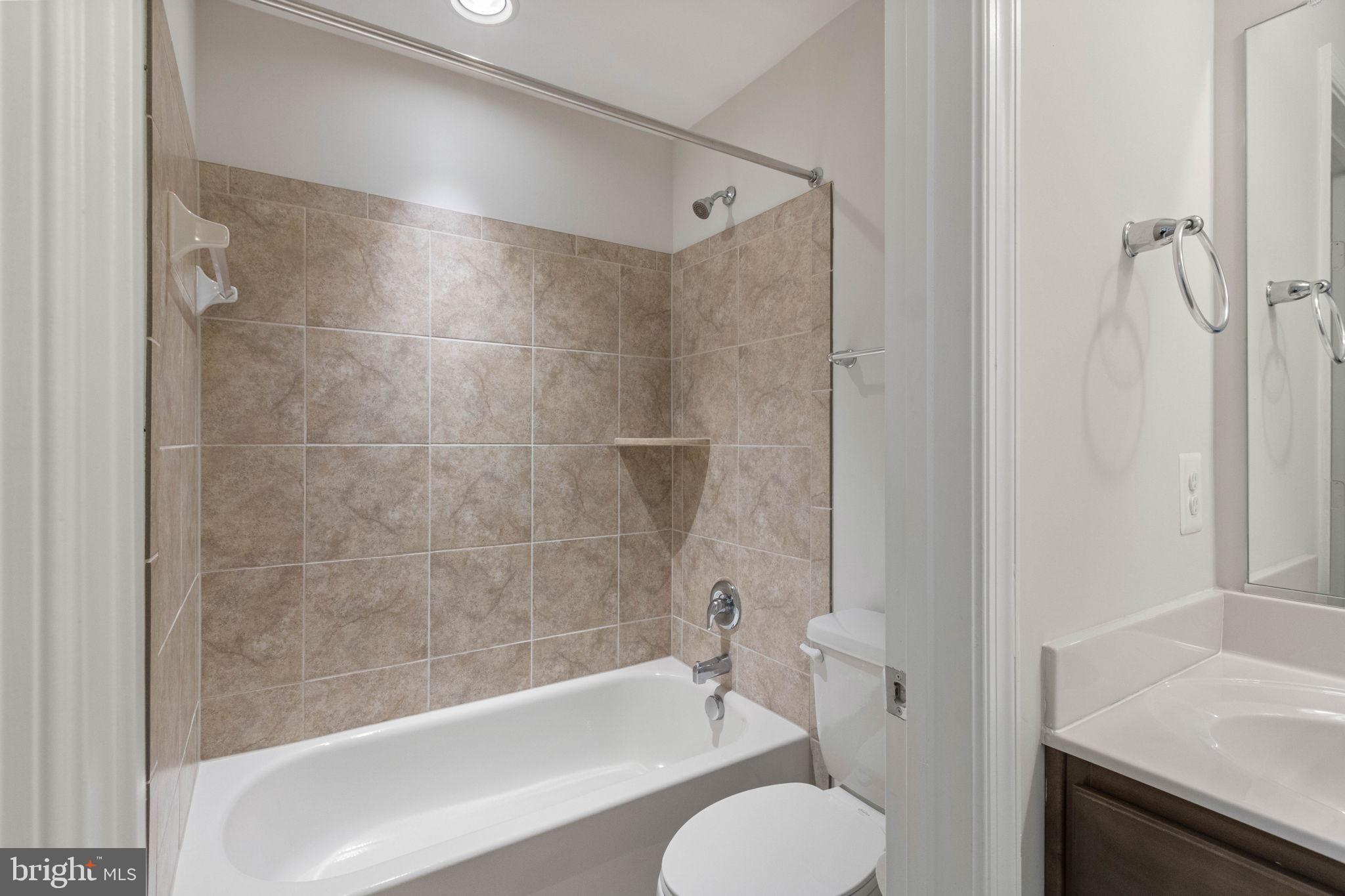 10602 Springvale Lane Spotsylvania, VA 22551 - Photo 47 of 80 Separate Tub & Toilet