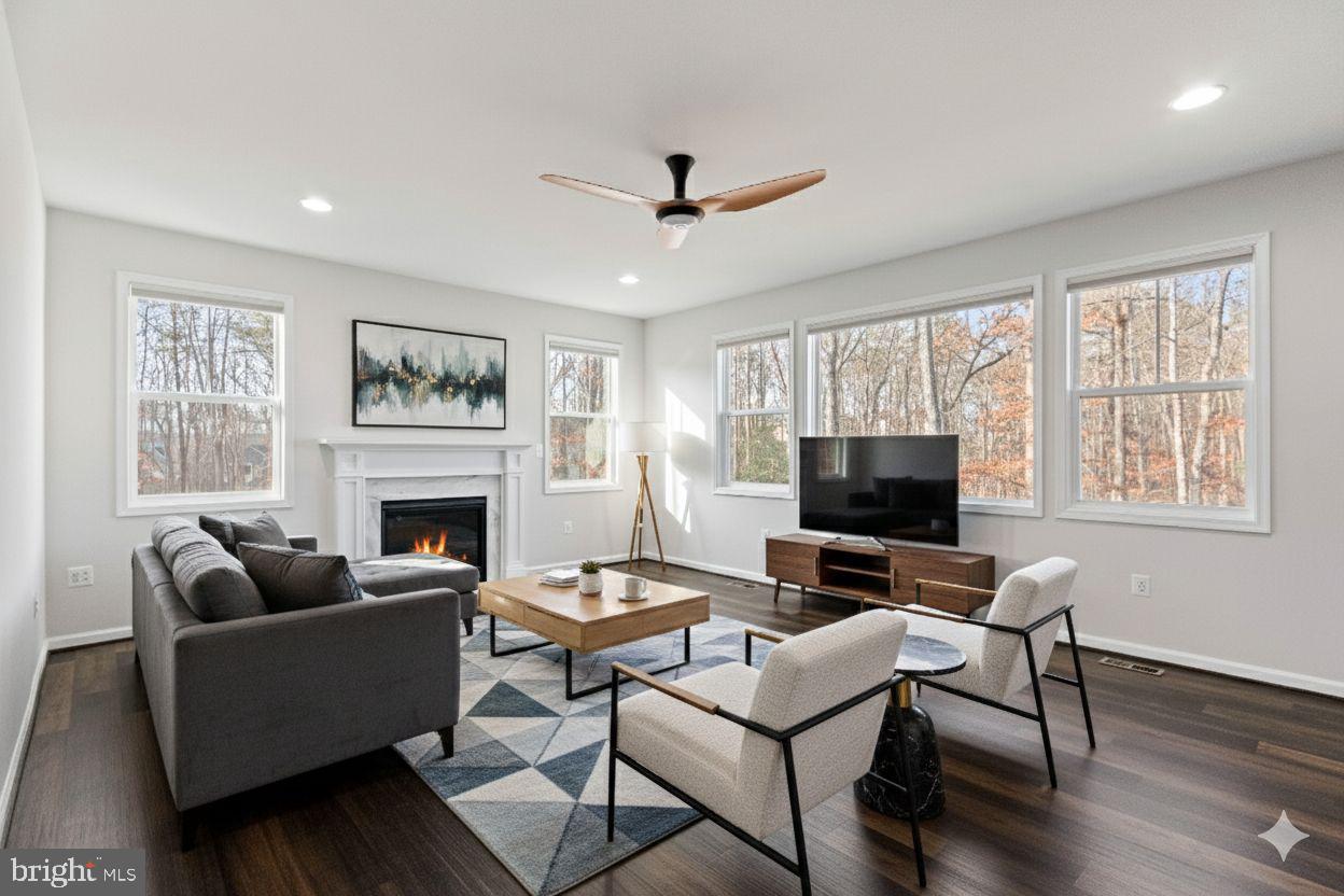 10602 Springvale Lane Spotsylvania, VA 22551 - Photo 5 of 80 Virtual Staging Living Room