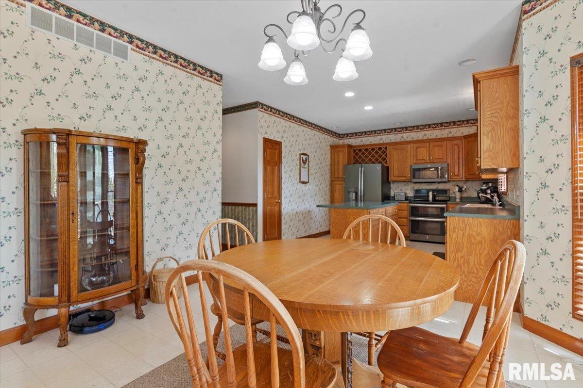 337 Keystone Drive Chatham, IL 62629 - Photo 14 of 49