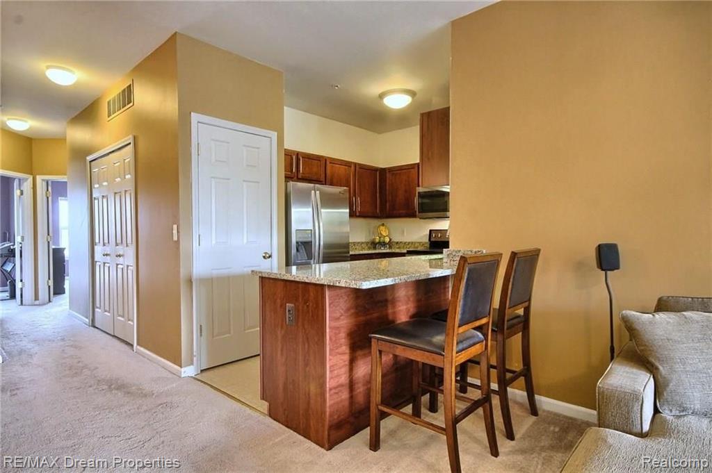 41584 Hamlet Lane Novi, MI 48375 - Photo 10 of 26