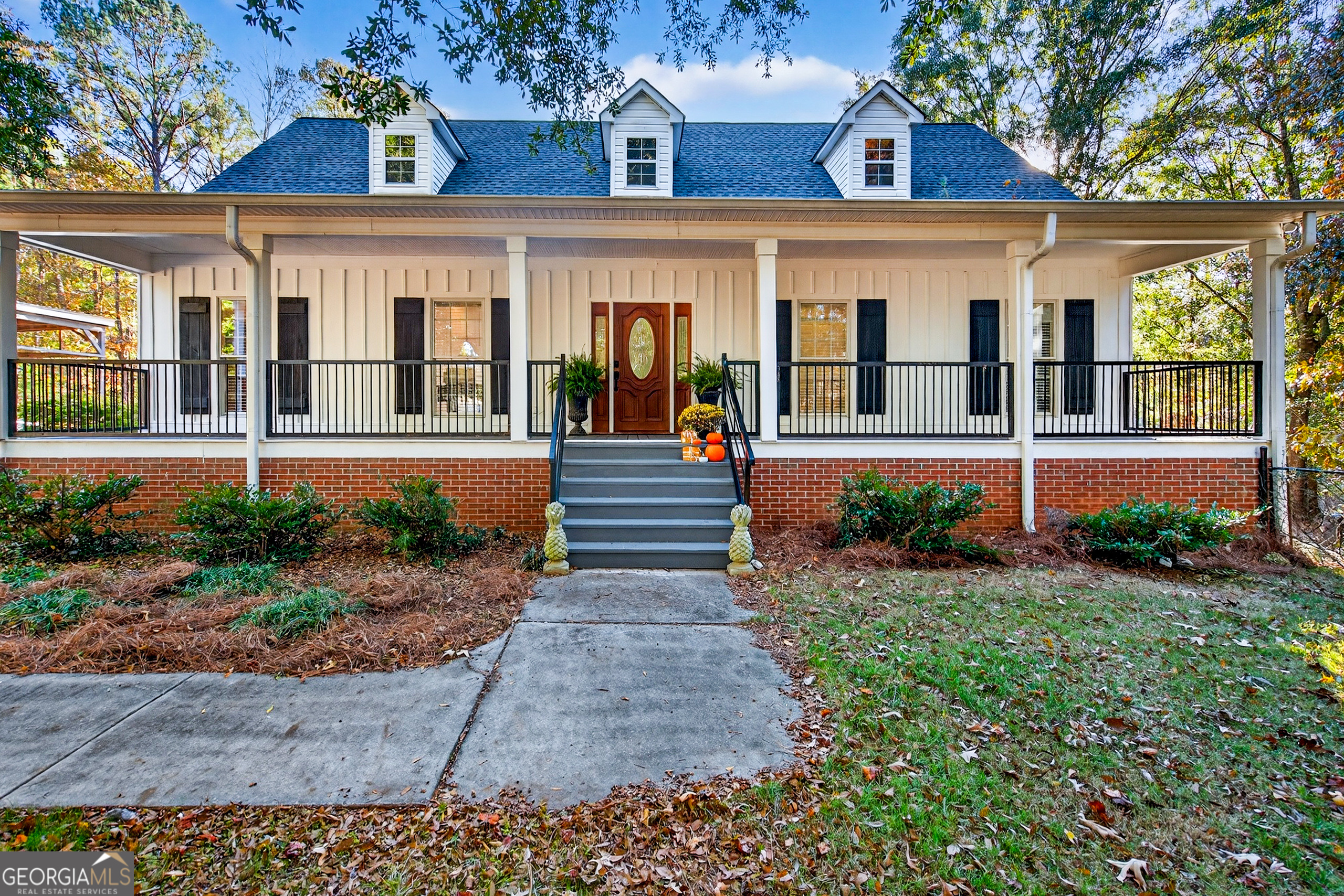 front view of house with a yard