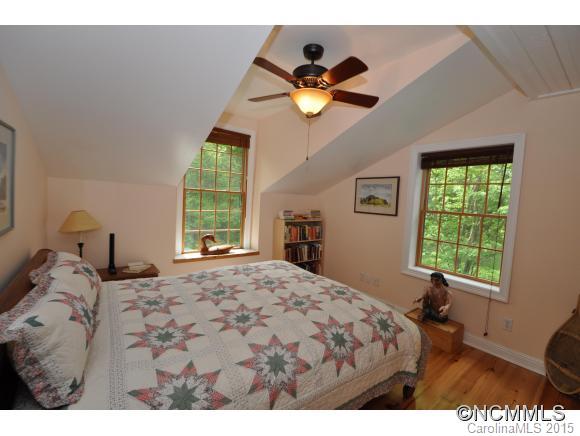 1040 Norton Fork Road Hot Springs, NC 28743 - Photo 10 of 24 Gallery Image 10