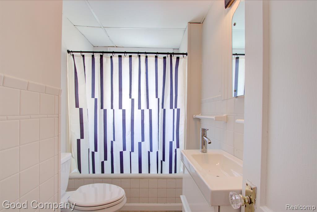 492 Withington Street, Unit 1 Ferndale, MI 48220 - Photo 26 of 34