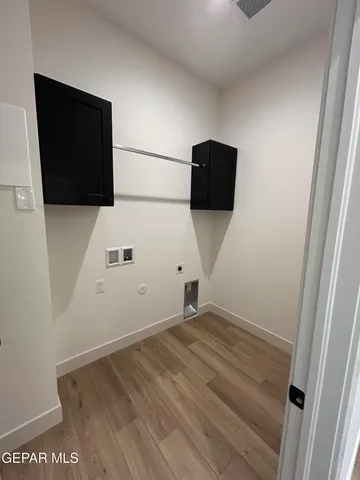 a view of a livingroom with a dishwasher