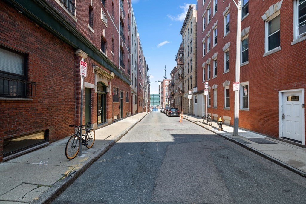 16 Henchman Street, Unit 3R Boston, MA 02113 - Photo 12 of 15