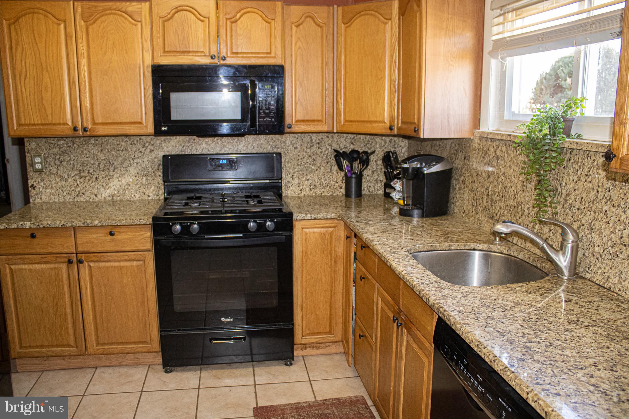9313 Cloverly Road Philadelphia, PA 19114 - Photo 7 of 31 Gallery Image 7