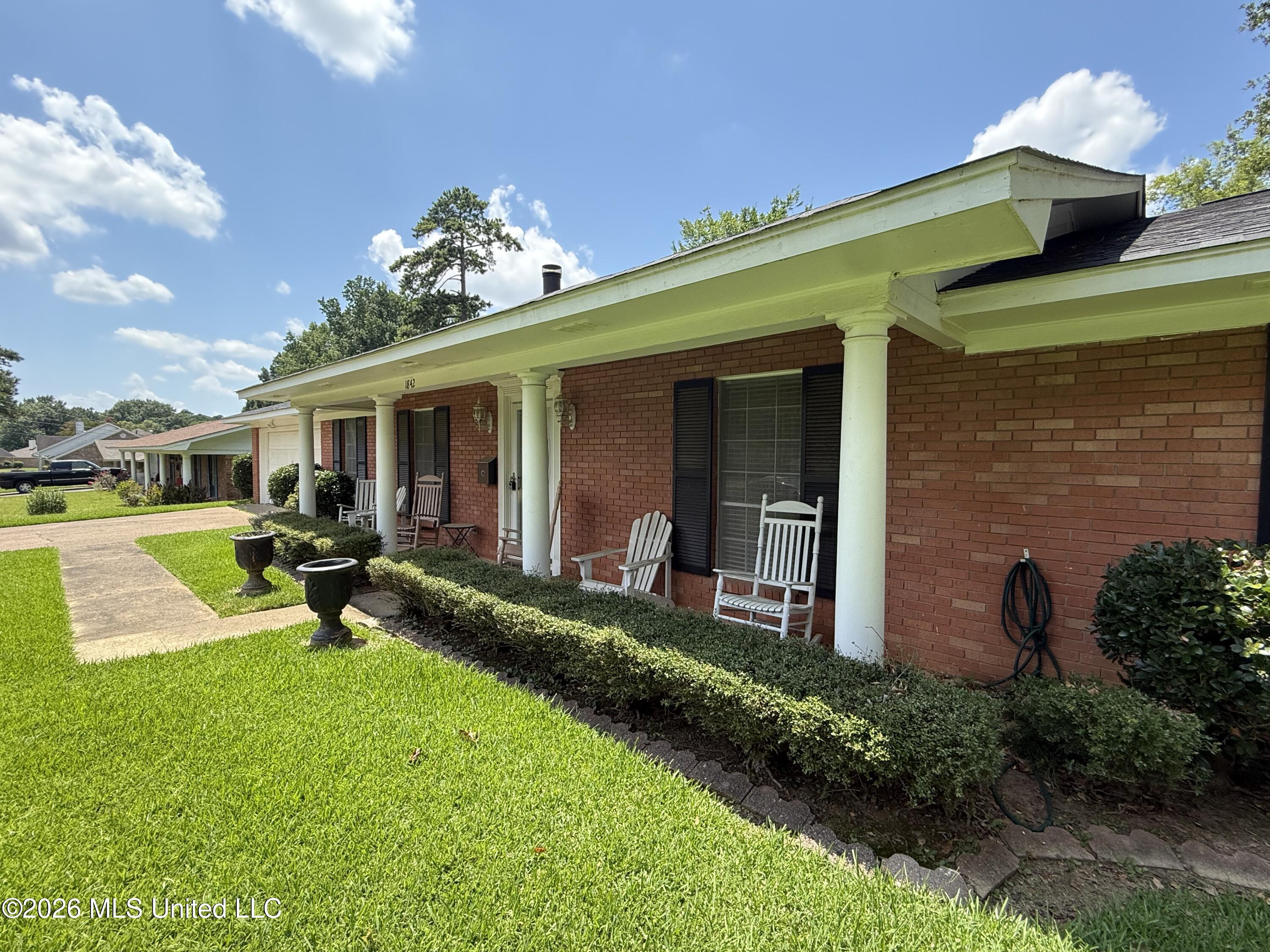 1842 Lake Trace Drive Jackson, MS 39211 - Photo 24 of 32 IMG_9883