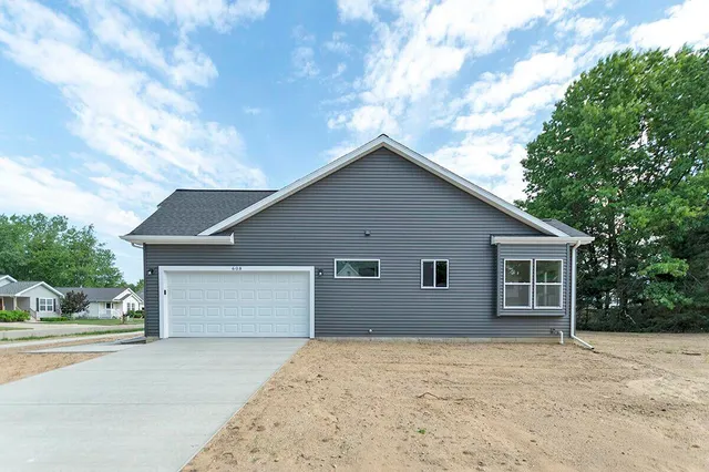 $348,000 | 11968 Greenbriar Drive, Jerome, MI 49249