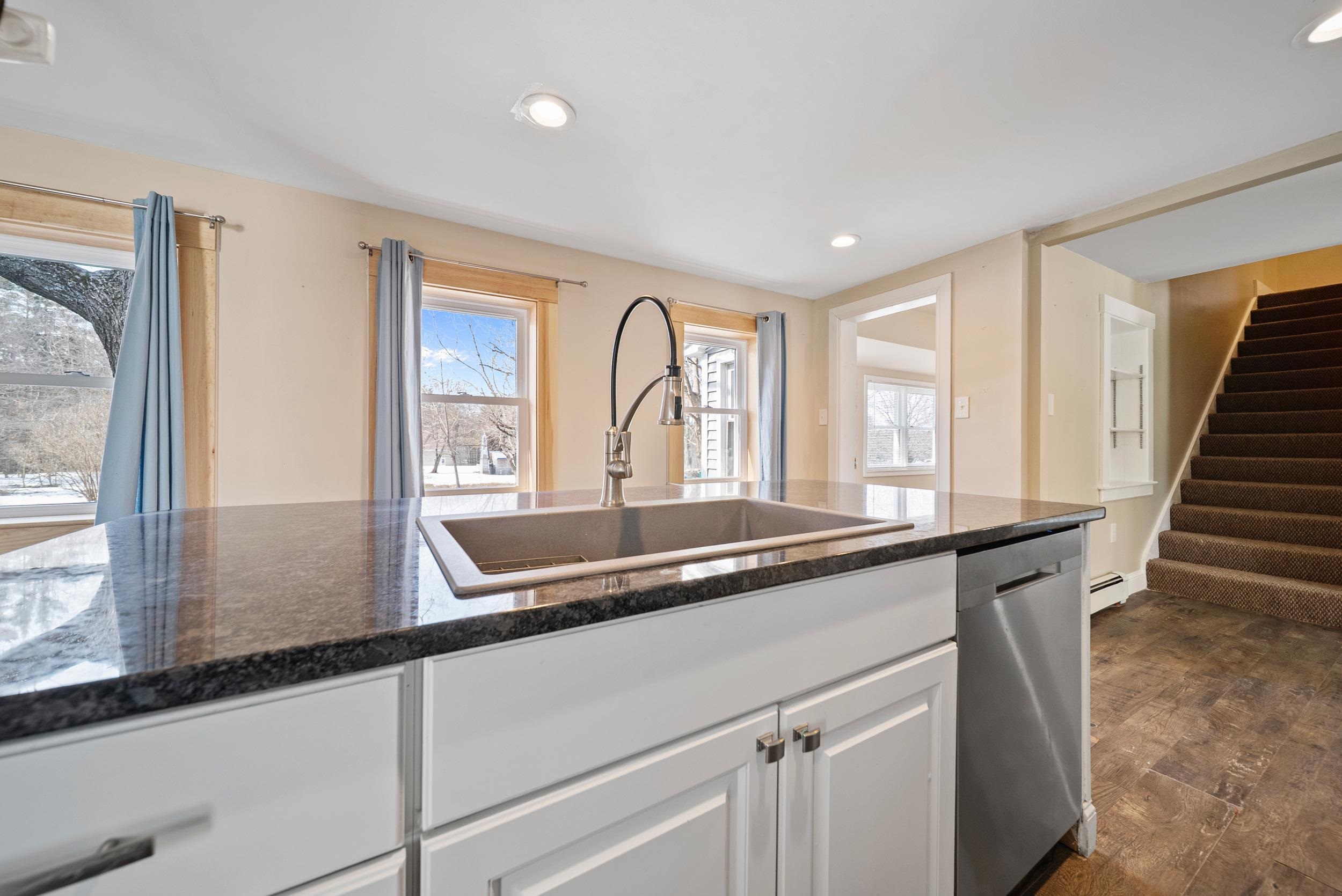 24 Jeremiah Lane Rochester, NH 03867 - Photo 9 of 38