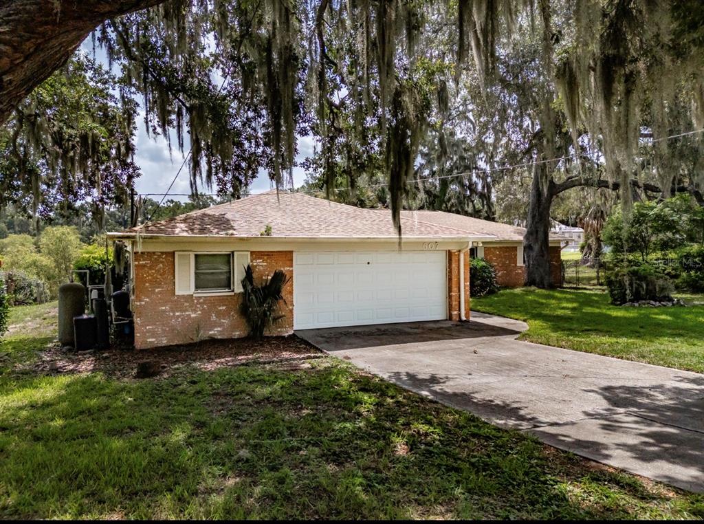 607 Telfair Road Brandon, FL 33510 - Photo 4 of 23 Gallery Image 4