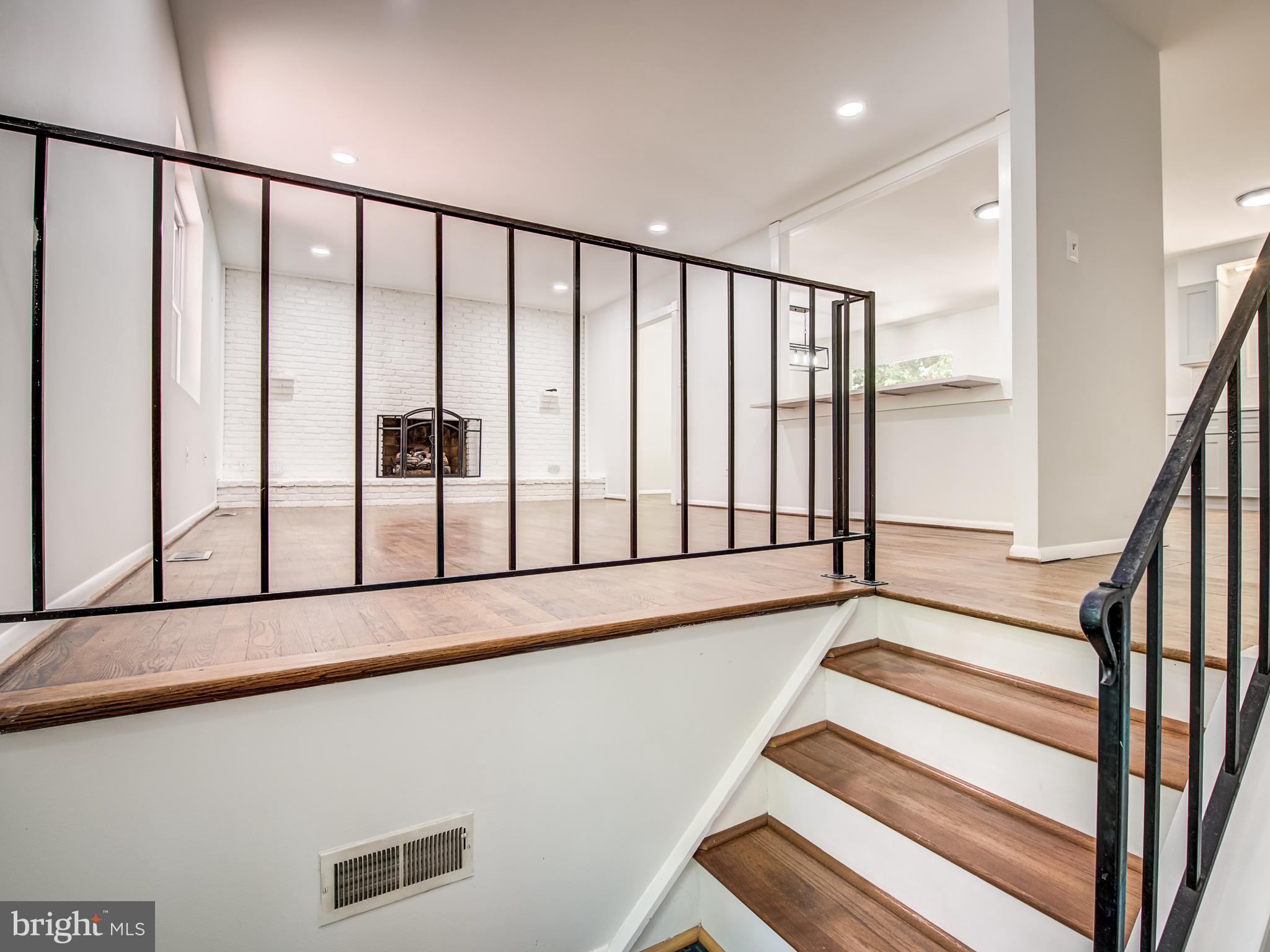 3330 Holland Cliffs Road Huntingtown, MD 20639 - Photo 2 of 64 Entry Foyer