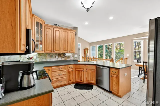 $649,900 | 47 Schaper Oaks Court, Foristell, MO 63348