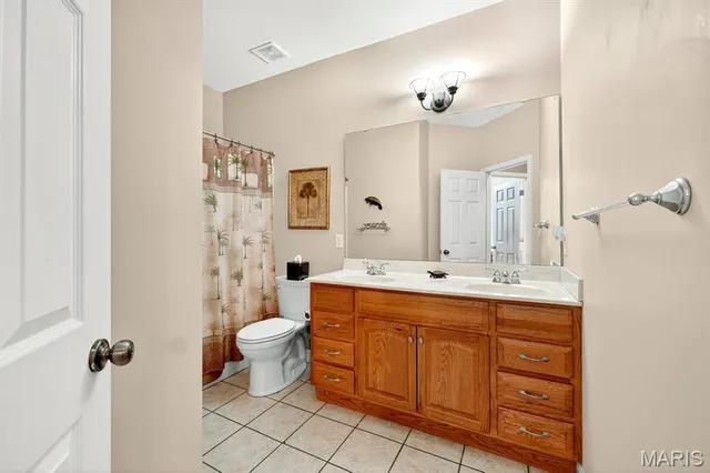 $675,000 | 47 Schaper Oaks Court, Foristell, MO 63348