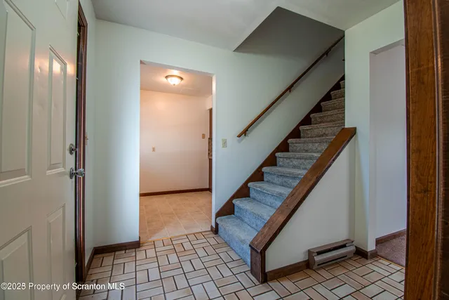 $1,895 | 414 Melrose Avenue, Clarks Summit, PA 18411