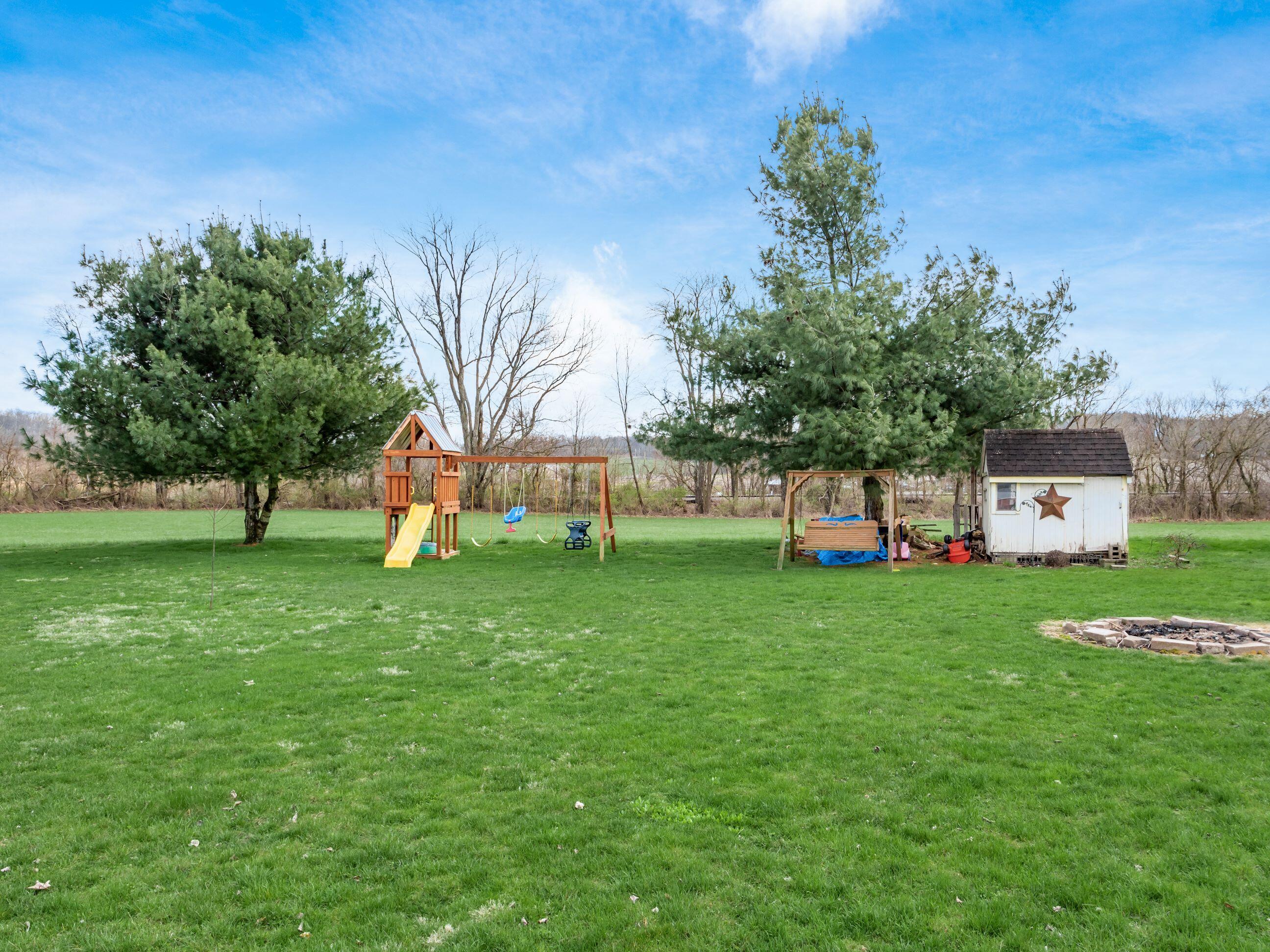 18180 Claypool Road Newark, OH 43056 - Photo 28 of 30 backyard