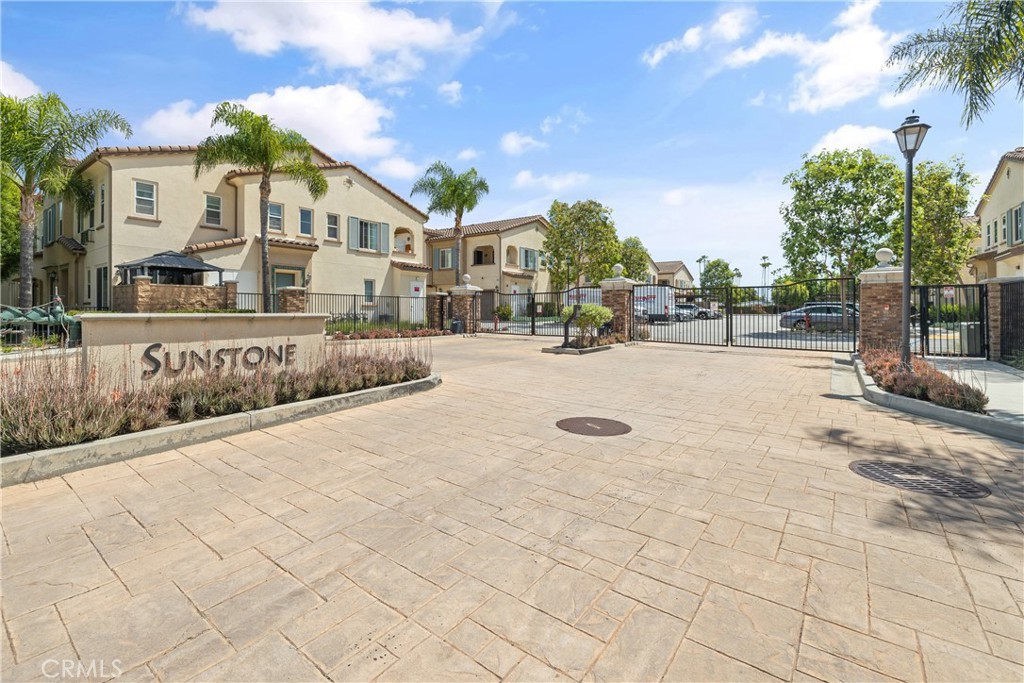 11722 Lakeland Road Norwalk, CA 90650 - Photo 3 of 19