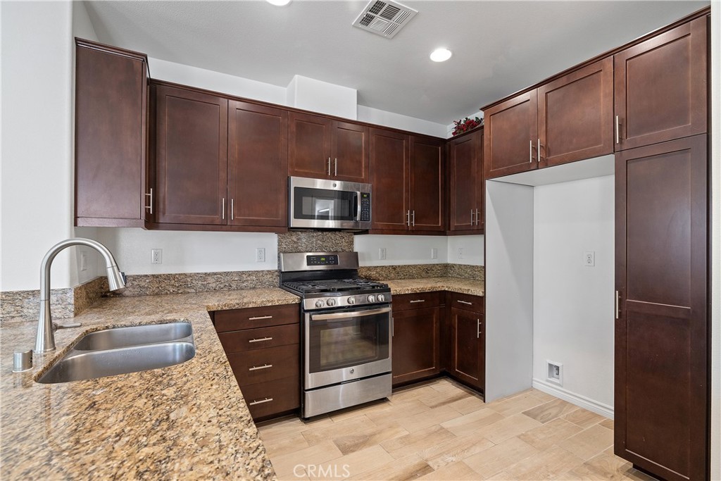 11722 Lakeland Road Norwalk, CA 90650 - Photo 10 of 19