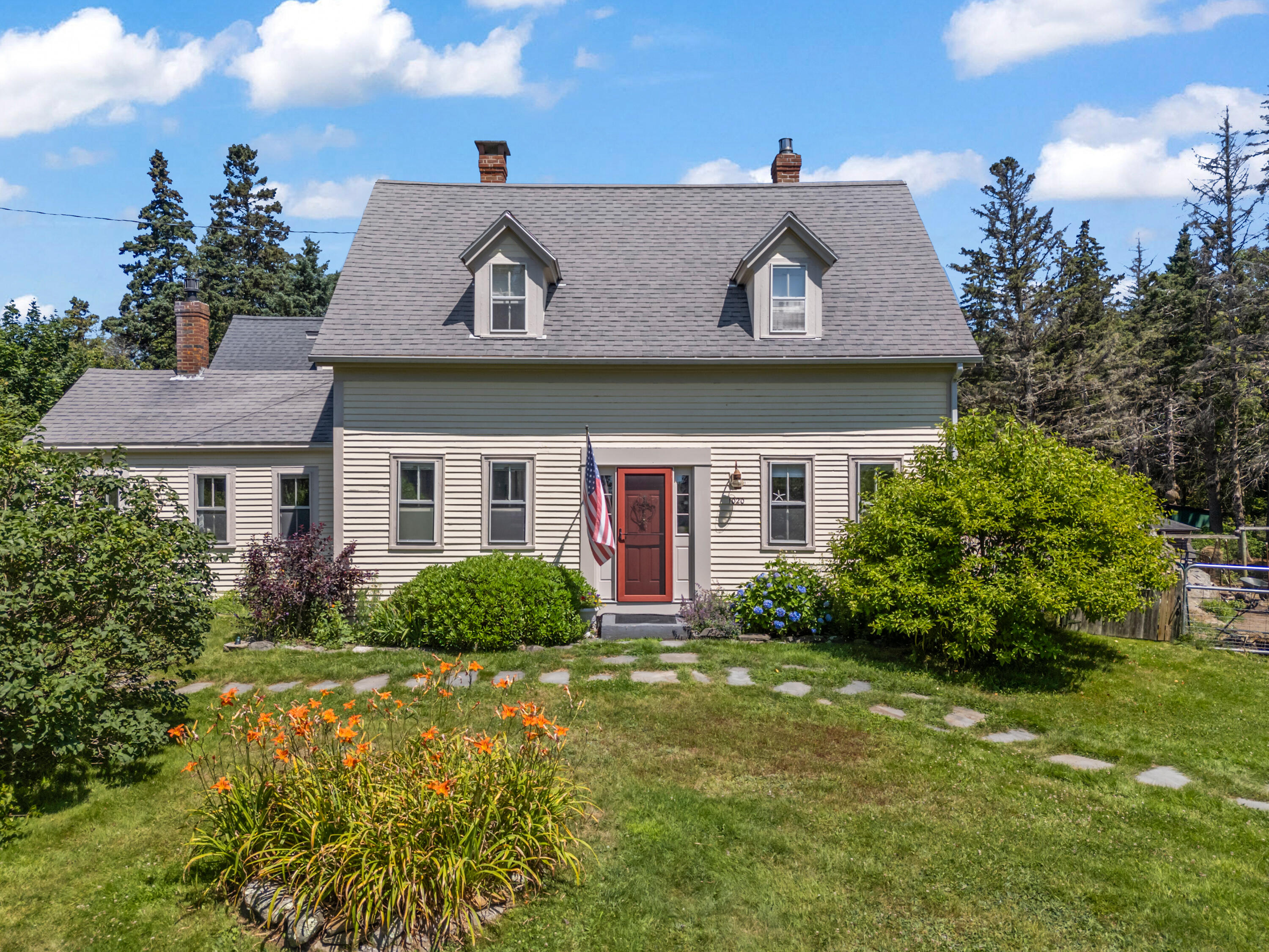 1020 Hendricks Hill Rd_102