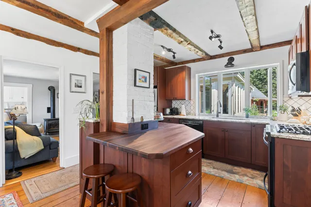 $775,000 | 1020 Hendricks Hill Road, Southport, ME 04576