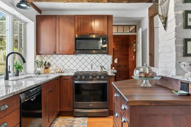 $775,000 | 1020 Hendricks Hill Road, Southport, ME 04576