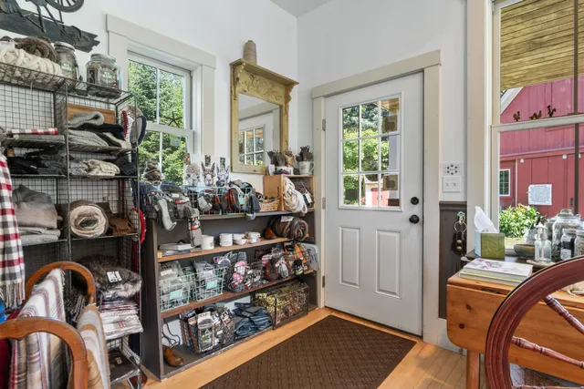 $775,000 | 1020 Hendricks Hill Road, Southport, ME 04576