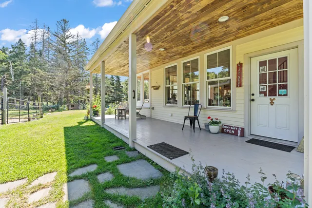 $775,000 | 1020 Hendricks Hill Road, Southport, ME 04576