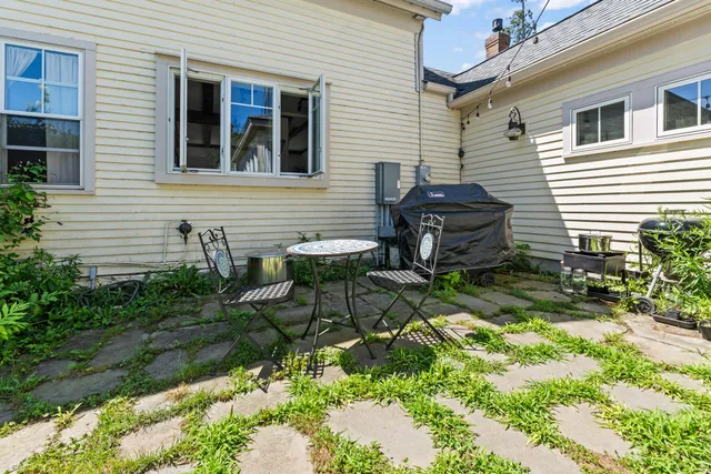 $775,000 | 1020 Hendricks Hill Road, Southport, ME 04576