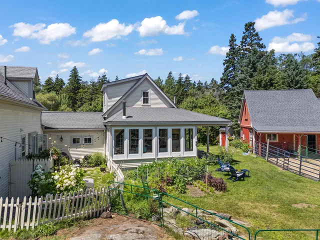$775,000 | 1020 Hendricks Hill Road, Southport, ME 04576