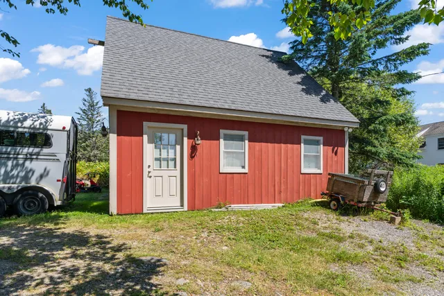 $775,000 | 1020 Hendricks Hill Road, Southport, ME 04576
