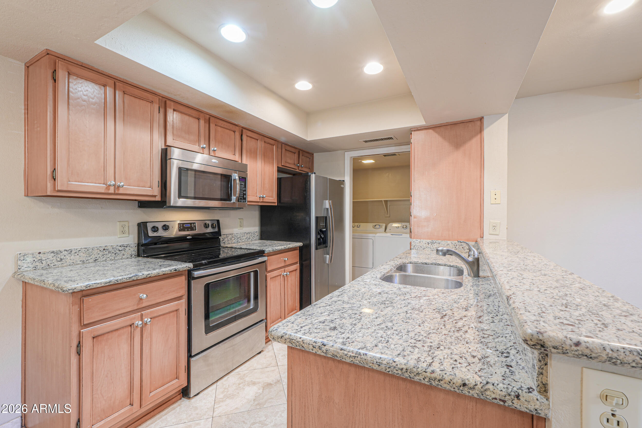 8826 South 51st Street, Unit 1 Phoenix, AZ 85044 - Photo 5 of 31 Kitchen (1)