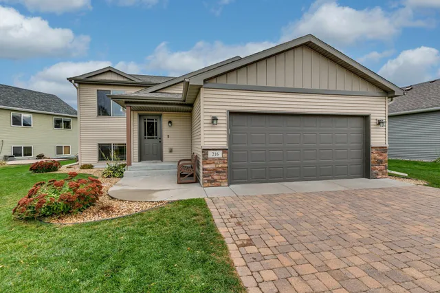 $299,900 | 216 Victory Loop, Sartell, MN 56377