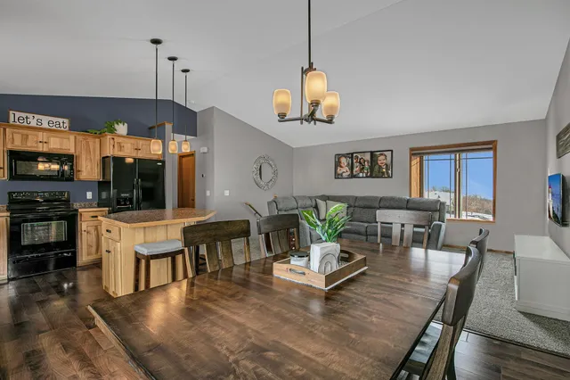 $299,900 | 216 Victory Loop, Sartell, MN 56377