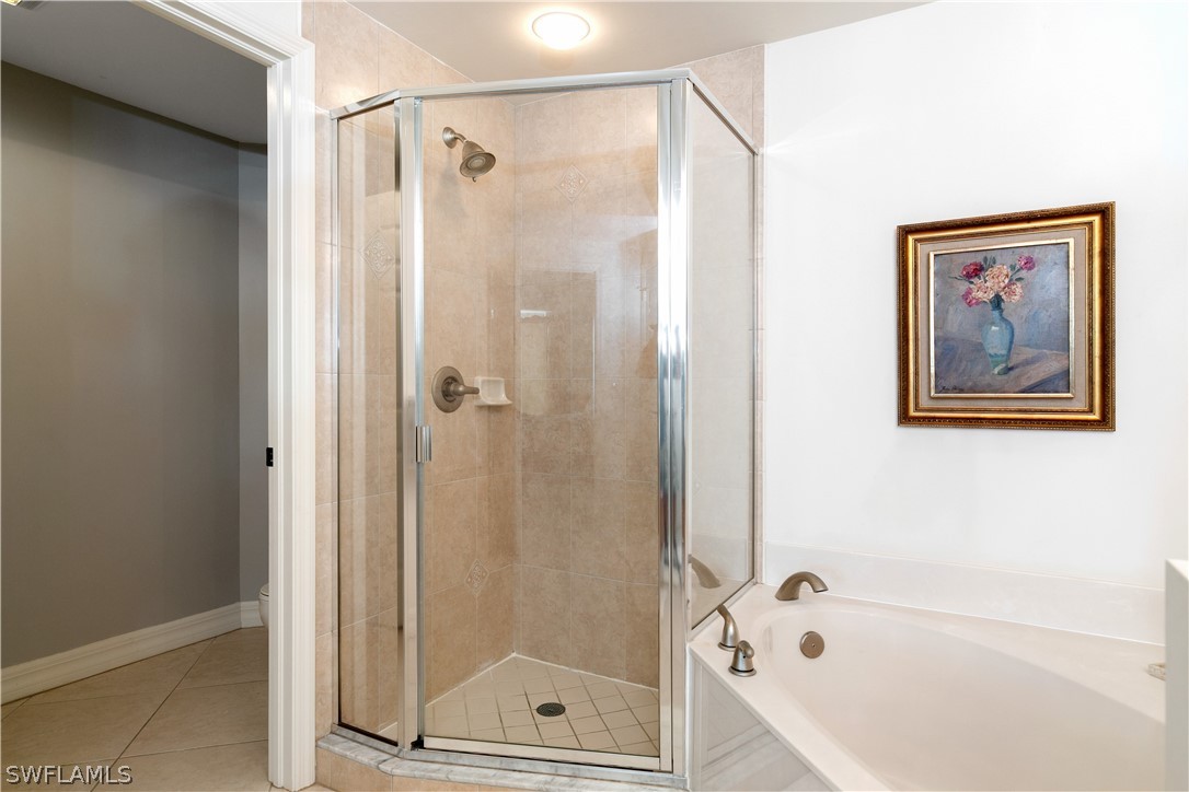 2797 First Street, Unit 1806 Fort Myers, FL 33916 - Photo 16 of 34 a bathroom with a bathtub