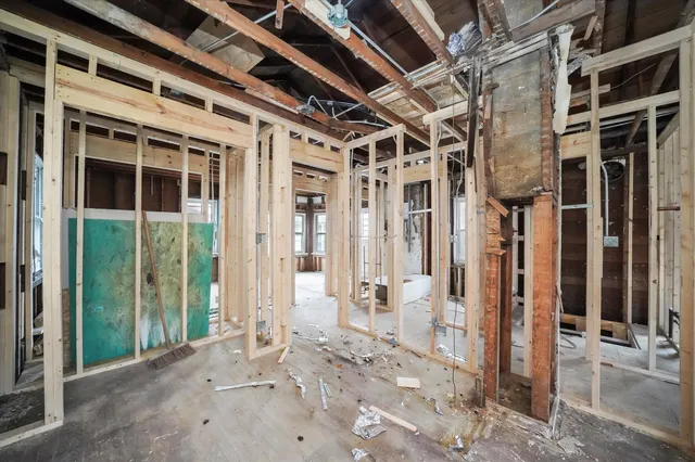 a view of an entryway of a building