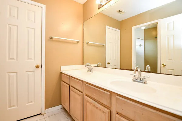 $2,200 | 4306 West Thunderwood Circle, Fresno, TX 77545