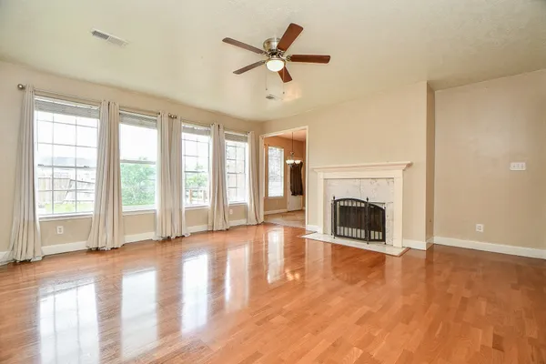 $2,200 | 4306 West Thunderwood Circle, Fresno, TX 77545
