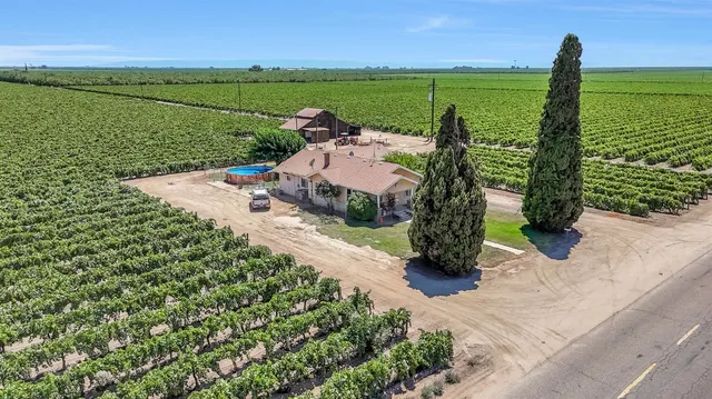 $1,250,000 | 23326 Avenue 13, Madera, CA 93637