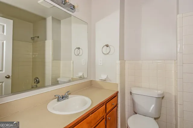 a view of yard with large tree