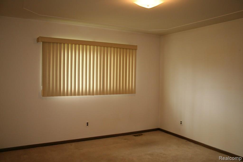 3541 Leason Road Sterling Heights, MI 48310 - Photo 20 of 38 IMG_5980.jpg