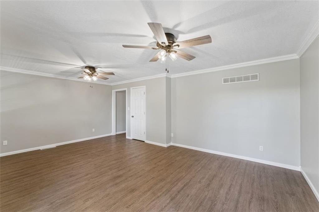 18611 East Salisbury Road Independence, MO 64056 - Photo 13 of 77