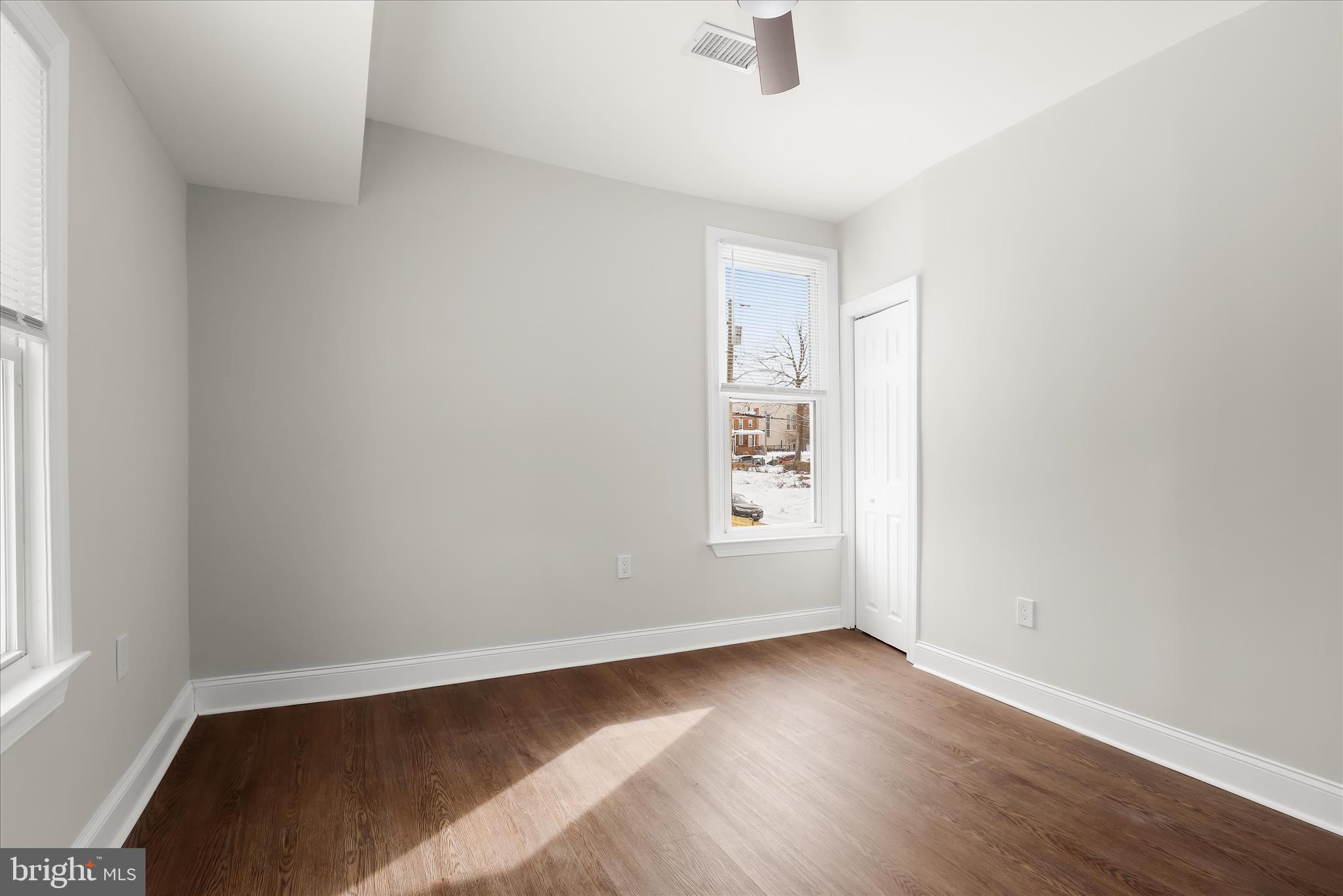 701 East 43rd Street Baltimore, MD 21212 - Photo 32 of 47 an empty room with a window