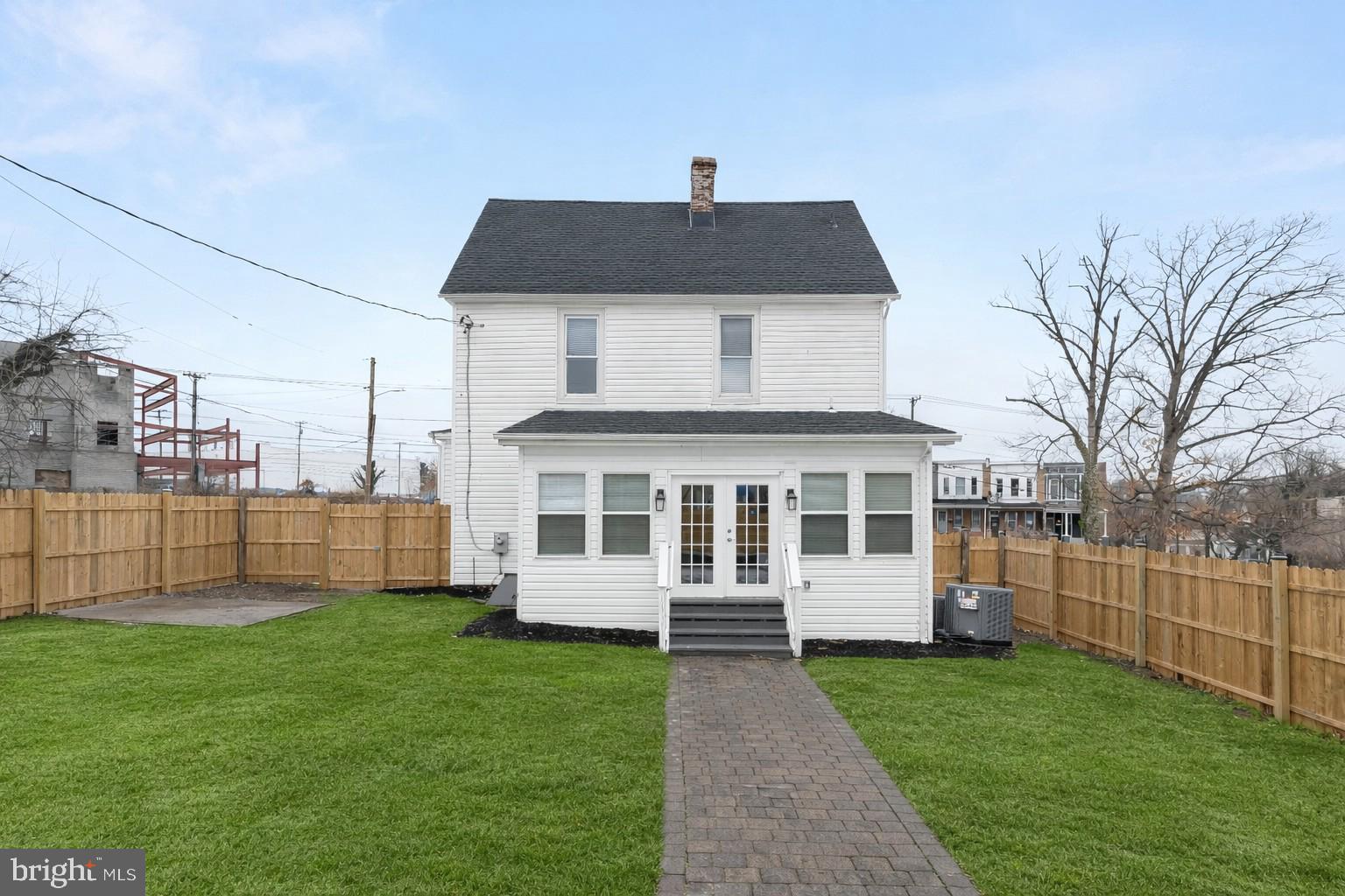 701 East 43rd Street Baltimore, MD 21212 - Photo 42 of 47 a front view of a house with a garden