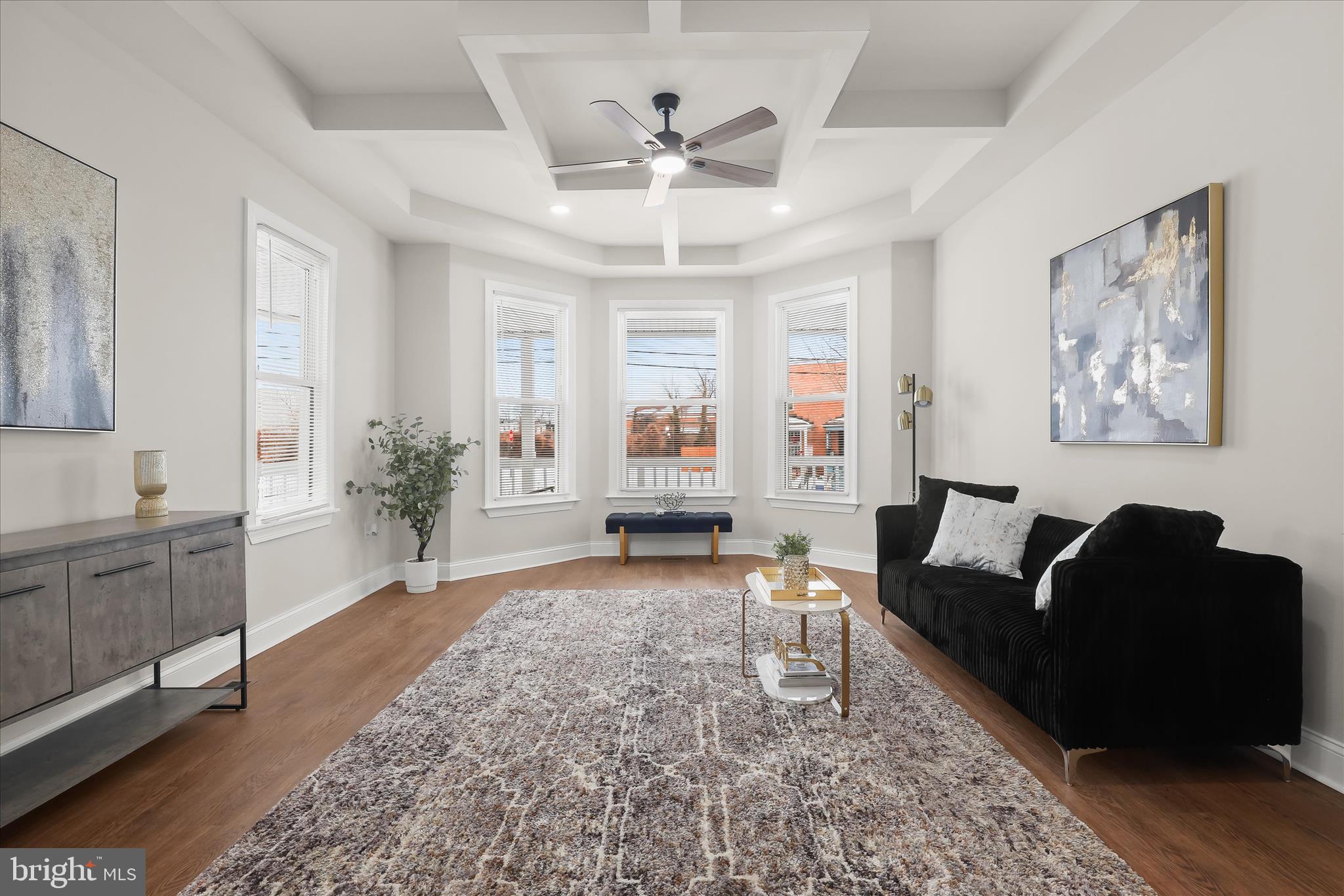 701 East 43rd Street Baltimore, MD 21212 - Photo 5 of 47 a living room with furniture and wooden floor