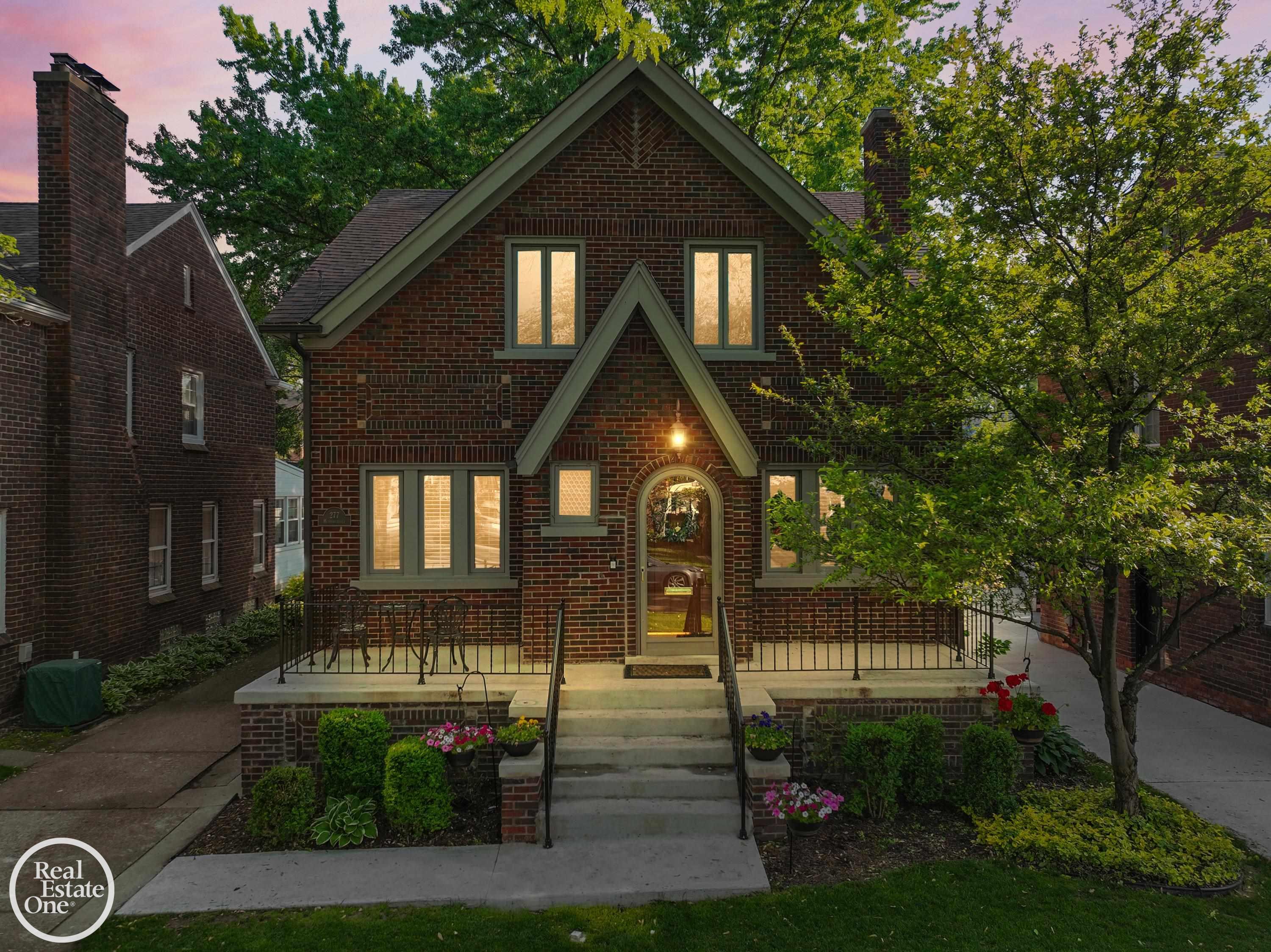 277 Merriweather Road Grosse Pointe Farms, MI 48236 - Photo 2 of 51