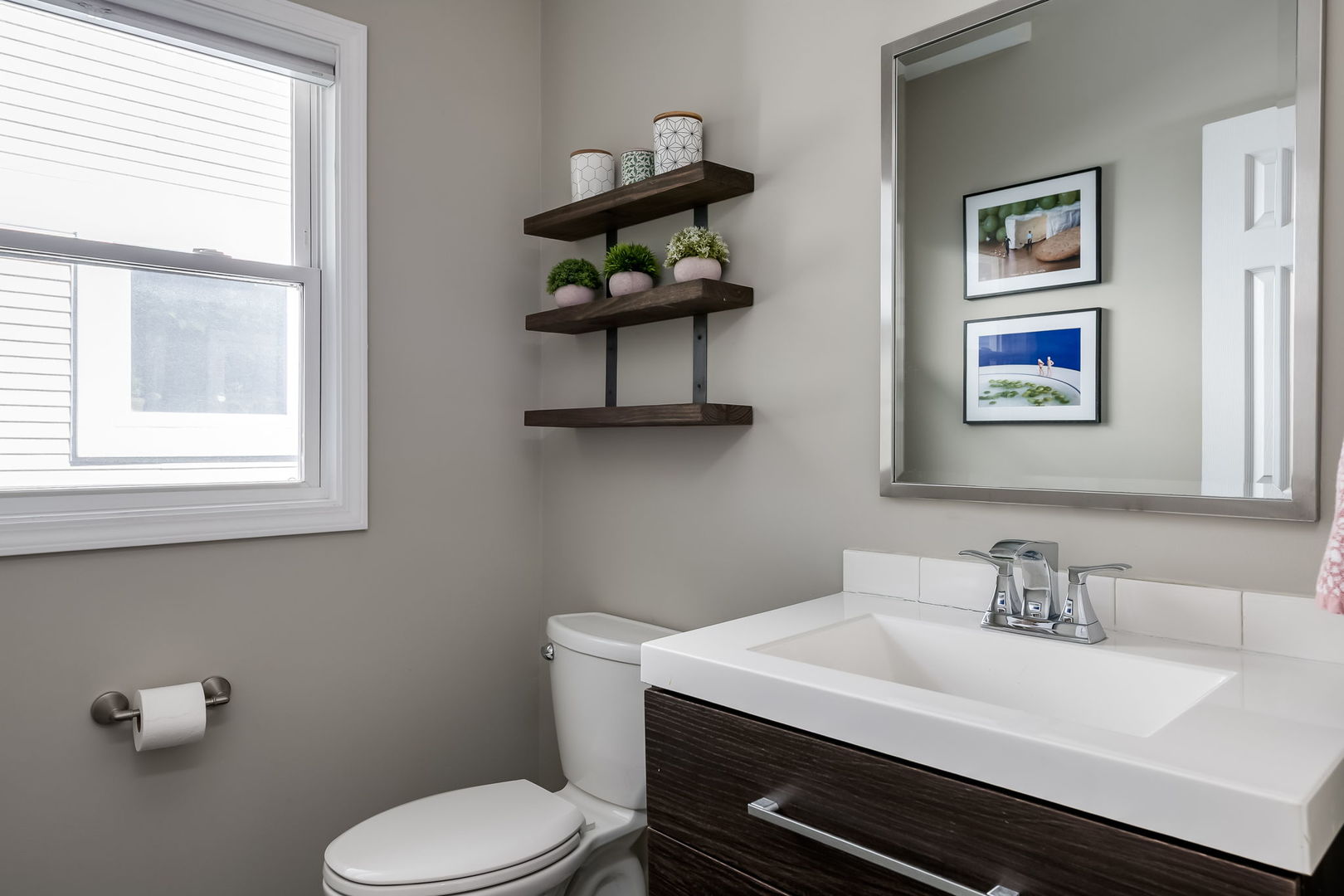 803 South Maple Avenue Oak Park, IL 60304 - Photo 12 of 31 a bathroom with a sink mirror and toilet