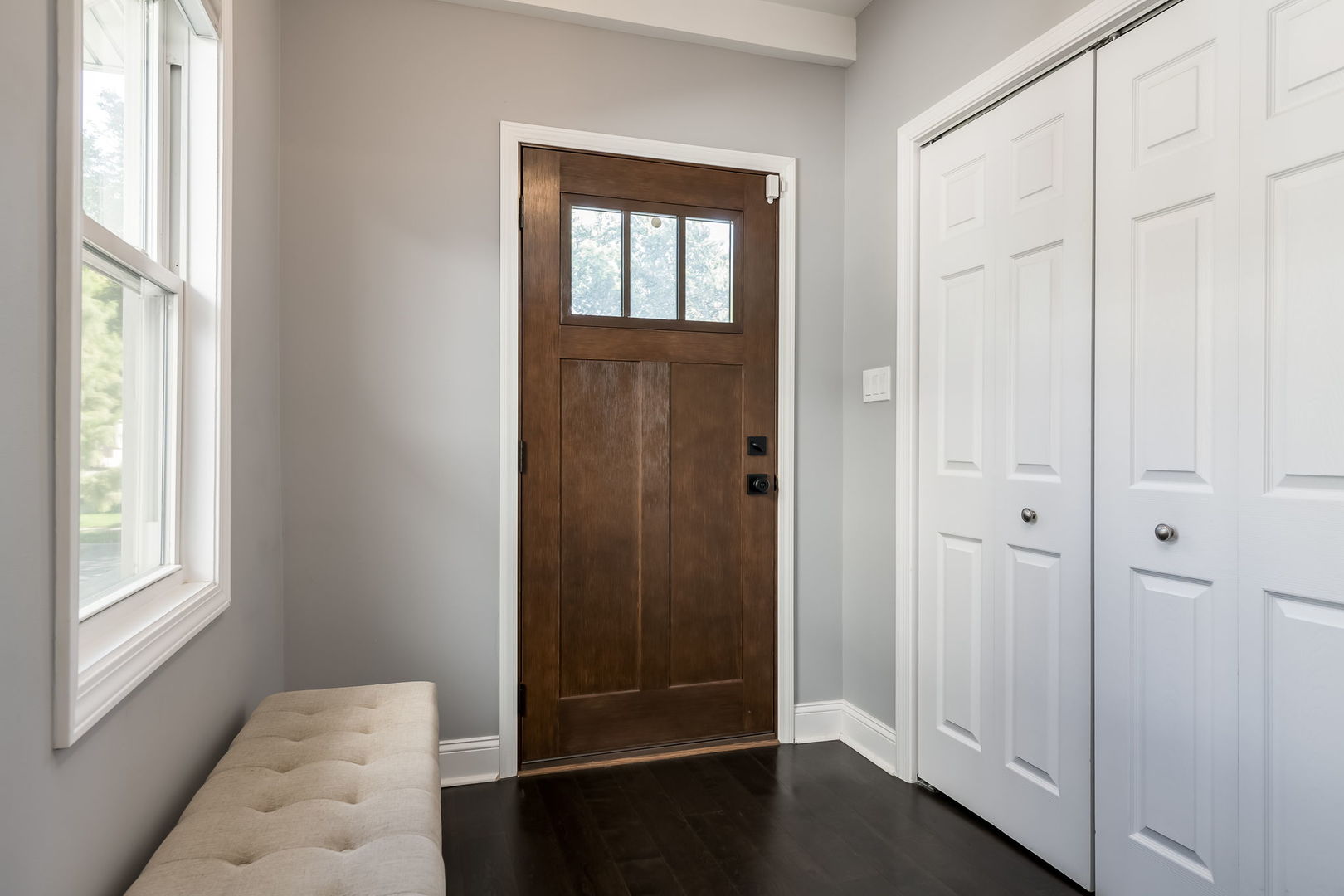 803 South Maple Avenue Oak Park, IL 60304 - Photo 3 of 31 an entryway to room with wooden floor and windows