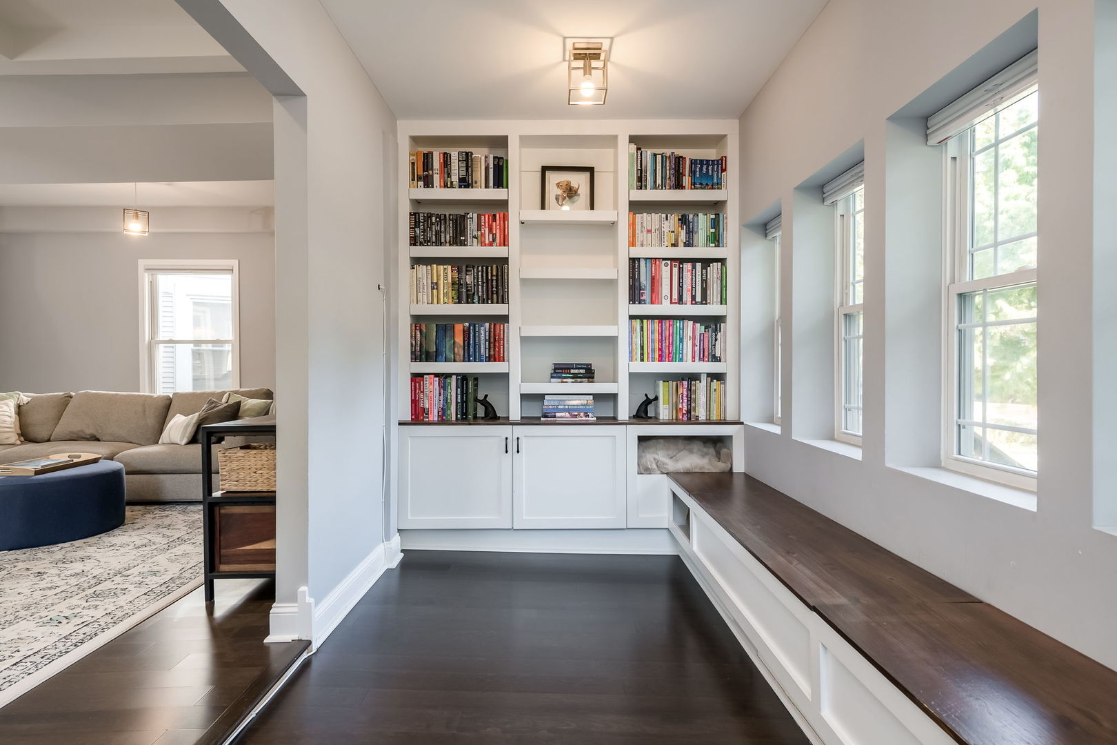 803 South Maple Avenue Oak Park, IL 60304 - Photo 7 of 31 a room with furniture and a book shelf
